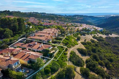 17 Monterey Pine Dr, Newport Beach, CA 92657-1526