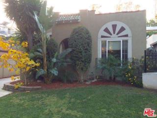 2239 Beachwood Dr, Los Angeles CA  90068-2903 exterior