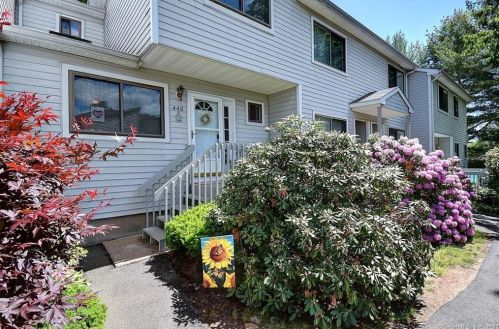 446 Cypress Rd, Hartford, CT 06111-5620