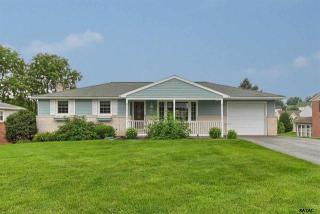 218 Nollyn Dr, Yoe, PA 17313-9528
