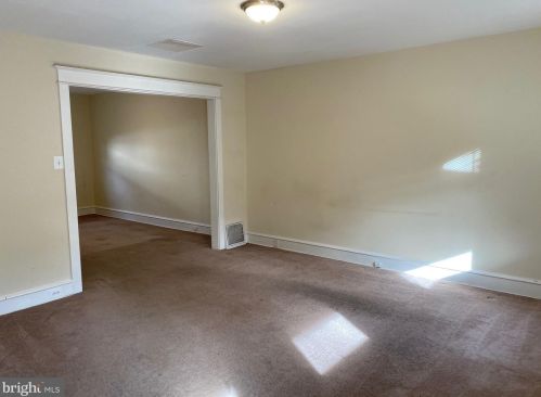 105 Cooper Ave, Camden NJ  08107-2209 exterior