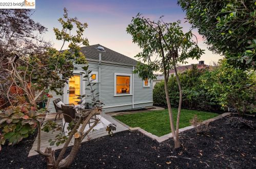 4143 Howe St, Oakland CA 94611-5117 exterior