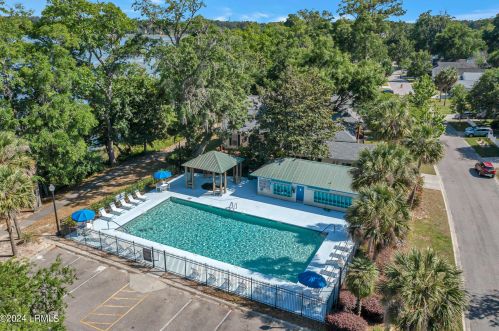 21 Bradford Ct, Beaufort SC  29902-3307 exterior