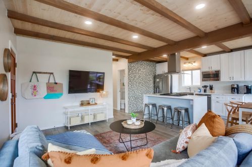 824 Anacapa Ct, San Diego CA  92109-8203 exterior