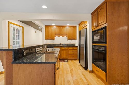 122 Carpenter Rd, New Hartford CT  06057-3003 exterior