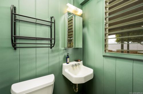 2170 Aamanu St, Pearl City HI  96782-1306 exterior