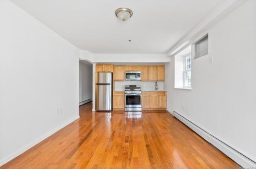 557 Logan Ave, Bronx NY  10465-2509 exterior