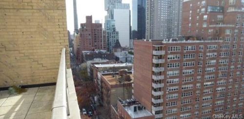 370 76th St, New York NY 10021-2547 exterior