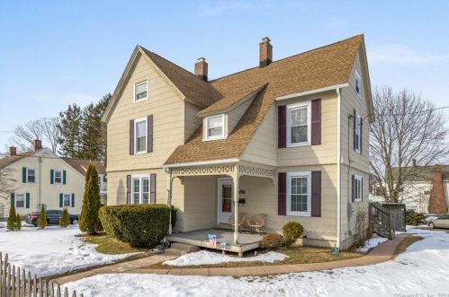 95 School St, Manchester, CT 06042-2012