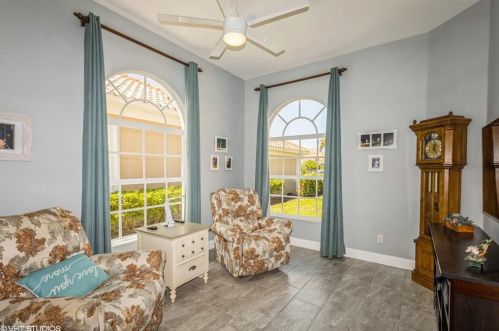 4288 Montalvo Ct, Naples FL  34109-3335 exterior