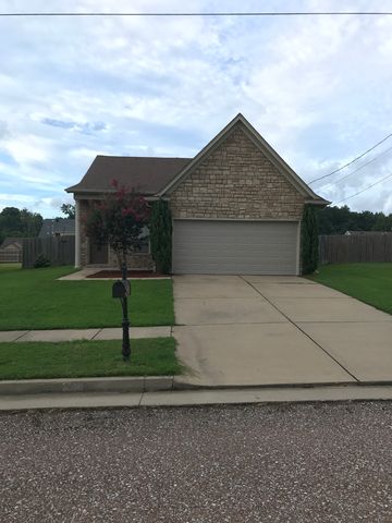 114 Hackberry Cv, Munford, TN 38058-9604