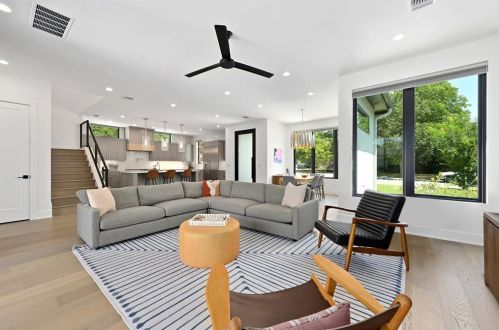 2019 Brentwood St, Austin TX  78752-4105 exterior
