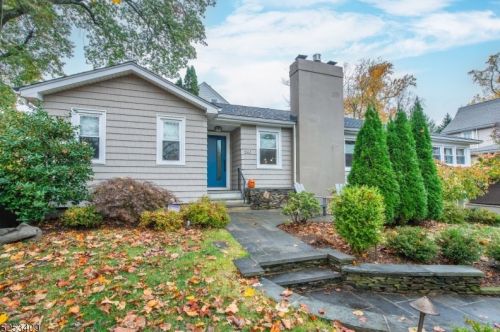 590 Ridgewood Ave, Glen Ridge, NJ 07028-1936