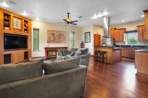 8340 Pinecone Dr, Lakeland FL  33809-1632 exterior