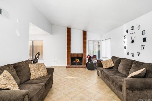 44021 Andale Ave, Lancaster CA  93535-4120 exterior