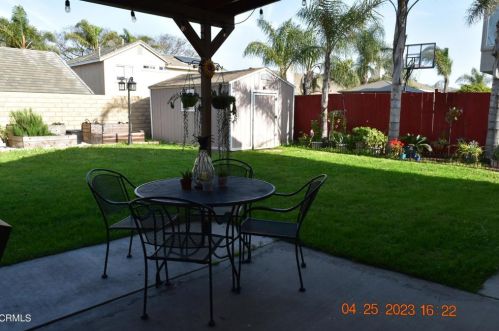 706 Princessa Dr, Oxnard CA  93030-7690 exterior