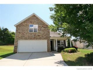 8714 Royal Bluff Dr, Charlotte, NC 28269-2017