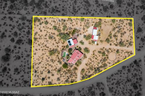 5025 Old West Rd, Tucson, AZ 85743-8885