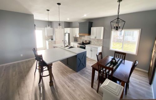 117 Dodge St, Dodgeville WI  53533-1211 exterior