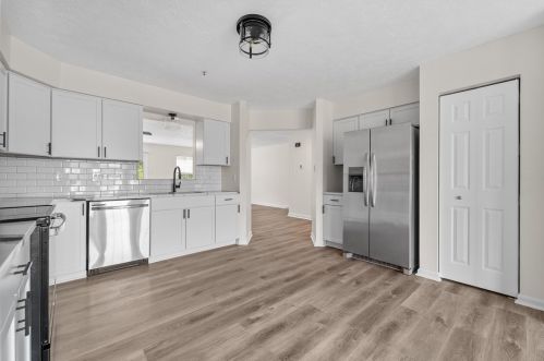 1023 Royal Dr, Canonsburg PA  15317-5004 exterior