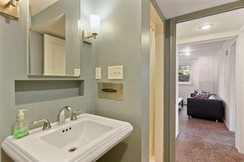 6812 Wooddale Ave, Minneapolis MN  55435-1635 exterior