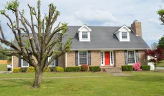 519 Point Dr, Clarksville, TN 37043-4004