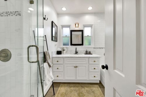 12202 Hartsook St, North Hollywood CA  91601-3961 exterior