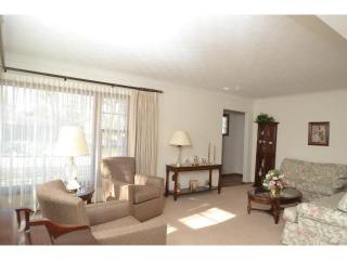 2254 Merrill St, Saint Paul, MN 55113-4307