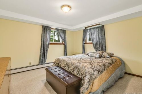 69 Bagburn Rd, Upper Stepney CT 06468-1407 exterior