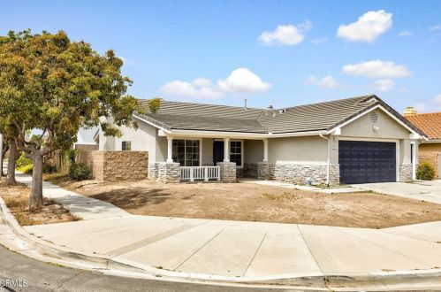 2131 Orlop Pl, Oxnard, CA 93035-1205