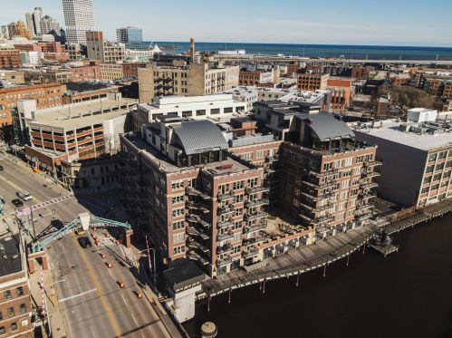 102 Water St, Milwaukee WI 53202-6054 exterior