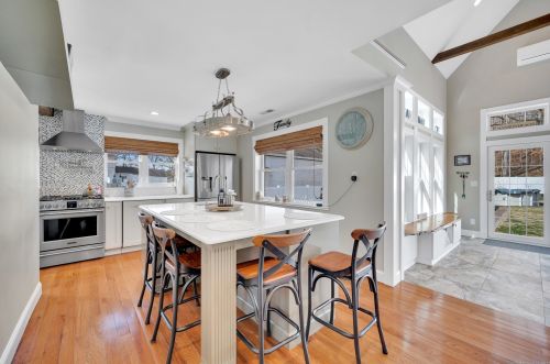 534 Foxon Rd, North Branford CT  06471-1139 exterior