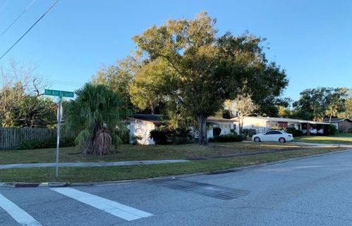 375 Bel Aire Dr, Merritt Island, FL 32952-3653