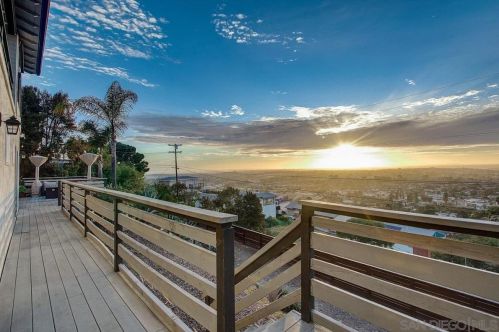 4360 Smt Dr, La Mesa CA 91941-7844 exterior