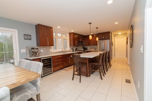 59 Lisa Dr, Goffstown NH  03045-2833 exterior