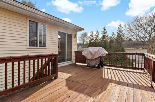 105 Nepaug Rd, South Kingstown RI  02882-2303 exterior