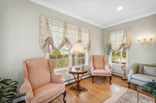 81 Stoothoff Rd, Elwood NY  11731-3917 exterior