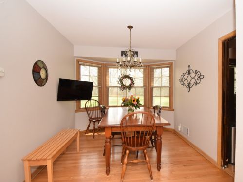 9616 Greenview Ln, Thiensville WI  53092-5630 exterior