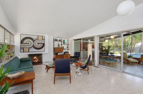 4610 Cypress Way, Saint Petersburg FL  33705-4526 exterior