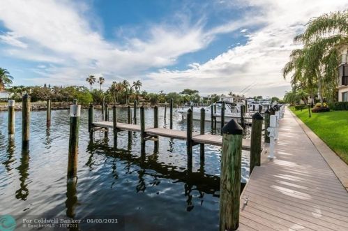 270 Captains Walk, Delray Beach FL  33483-8087 exterior