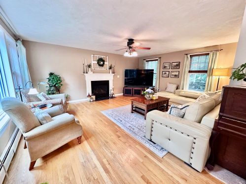 33 Snell Rd, Lee, NH 03861-6717