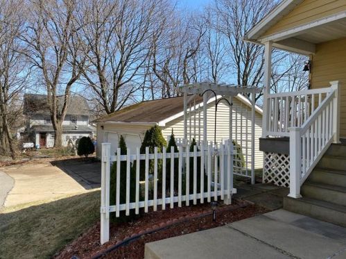 511 Tidball Ave, Grove City, PA 16127-1443