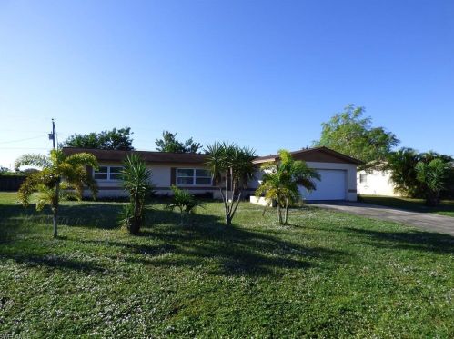 1518 Huntdale St, Lehigh Acres, FL 33936-5847
