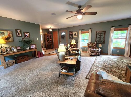 5100 Tiffany Dr, Zanesville OH  43701-8703 exterior