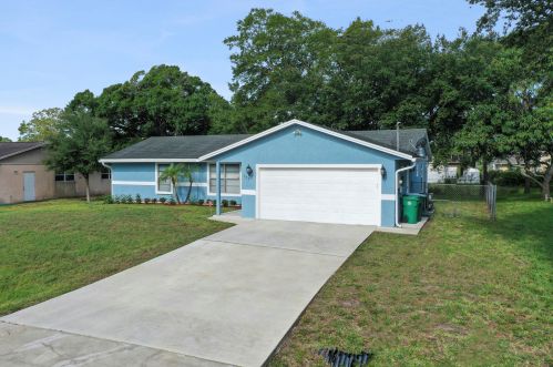 522 Avens St, Fort Pierce, FL 34983-8657