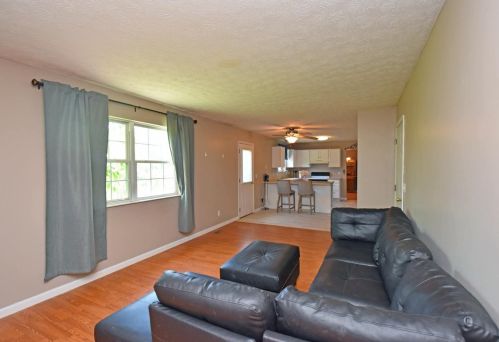 1413 Breckenridge Dr, Amelia OH  45102-1169 exterior