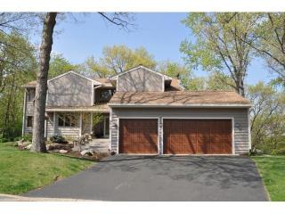 8018 Rhode Island Cir, Minneapolis, MN 55438-1195