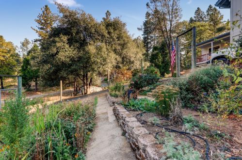 17155 Oscar Dr, Grass Valley CA  95949-7220 exterior