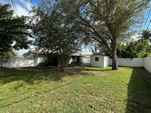 7880 11th St, Hollywood FL  33024-5147 exterior