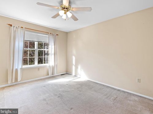 22 Nicole Ct, New Castle DE  19720-3760 exterior